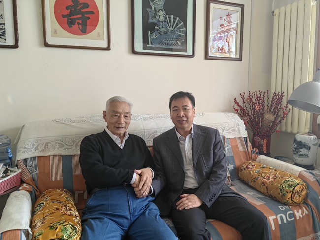 中國有研開展春節(jié)“送溫暖”慰問活動